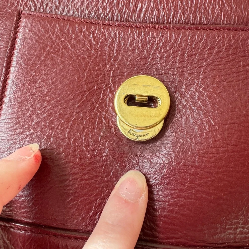 Salvatore Ferragamo burgundy bow leather crossbody handbag chain top handle bag - Picture 9 of 10